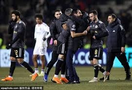 低位单打球星，篮板保障，更衣室核心。